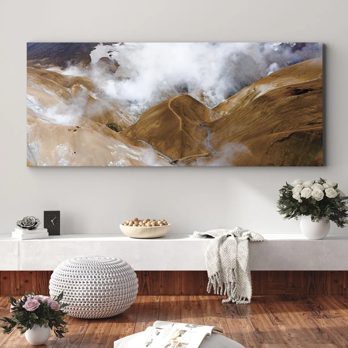 Bild auf Leinwand - Leinwandbild - Eine Berglandschaft mit Dampf in einem rauen Klima - 140x50cm - Islands rohe Schönheit - Moderne Wanddekoration für Wohnzimmer und Schlafzimmer ARTTOR