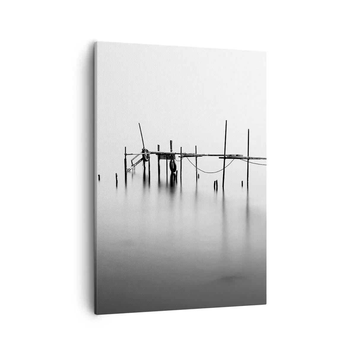 Bild auf Leinwand - Leinwandbild - Ein schwarz-weißer Steg inmitten einer nebligen Landschaft - 50x70cm - Was ist, wenn es keine Welt gibt? - Moderne Wanddekoration für Wohnzimmer und Schlafzimmer ARTTOR