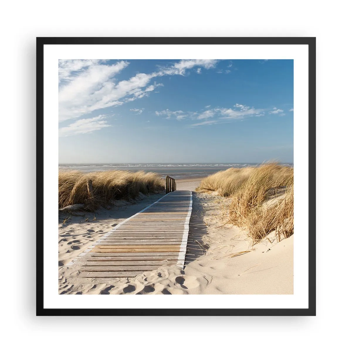 Poster in einem schwarzem Rahmen - Hinter der Düne, im Rauschen des Grases - 60x60 cm