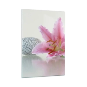 Glasbild - Bild auf glas - Rosa Lilie vor einem Hintergrund aus weißen Steinen im Spa-Stil - 50x70cm - Eine Studie in Pink, Grau und Weiß - Moderne Wanddekoration für Wohnzimmer und Schlafzimmer ARTTOR