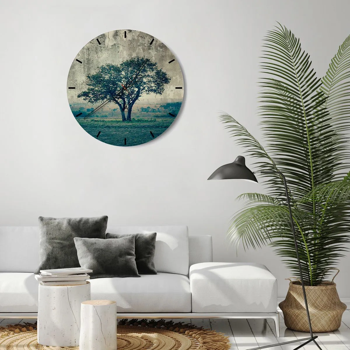 Wanduhr - Glasuhr - Ein einsamer Baum vor einer blauen Landschaft - 30x30cm - Ein Apfelbaum auf blauem Feld? - Moderne Wanddekoration für Wohnzimmer, Küche und Schlafzimmer ARTTOR