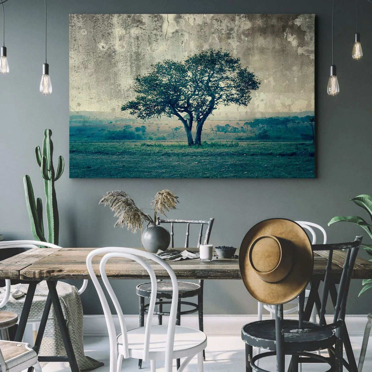 Bild auf Leinwand - Leinwandbild - Ein einsamer Baum vor einer nebligen Landschaft - 100x70cm - Ein Apfelbaum auf blauem Feld? - Moderne Wanddekoration für Wohnzimmer und Schlafzimmer ARTTOR