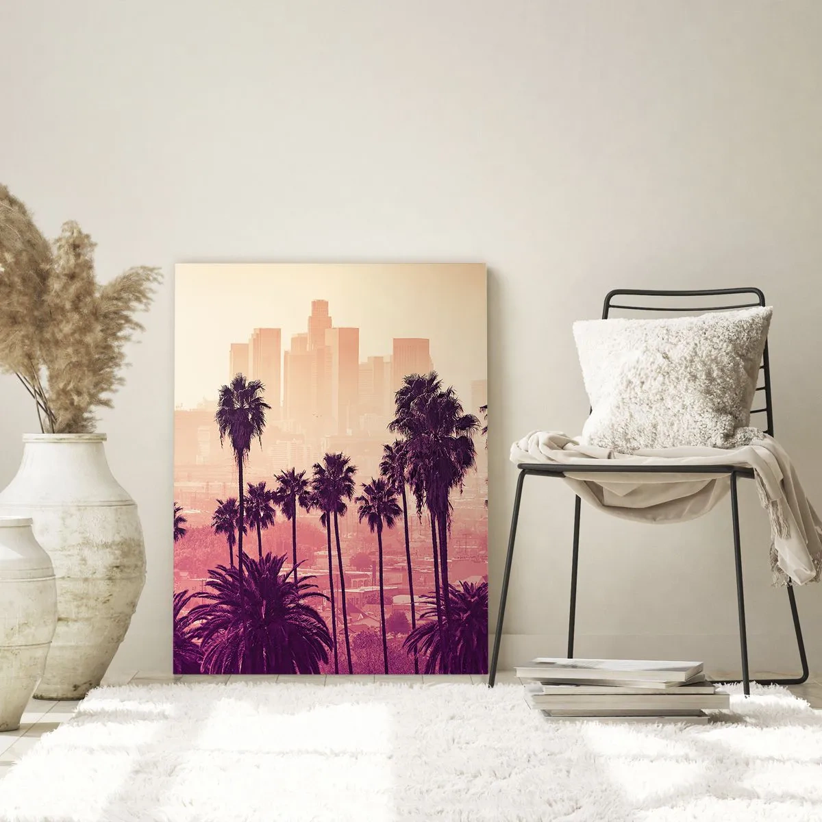 Glasbild - Bild auf glas - Palmen vor der Kulisse der Skyline der Stadt in warmen Sonnenuntergangstönen - 50x70cm - Kalifornische Landschaft - Moderne Wanddekoration für Wohnzimmer und Schlafzimmer ARTTOR