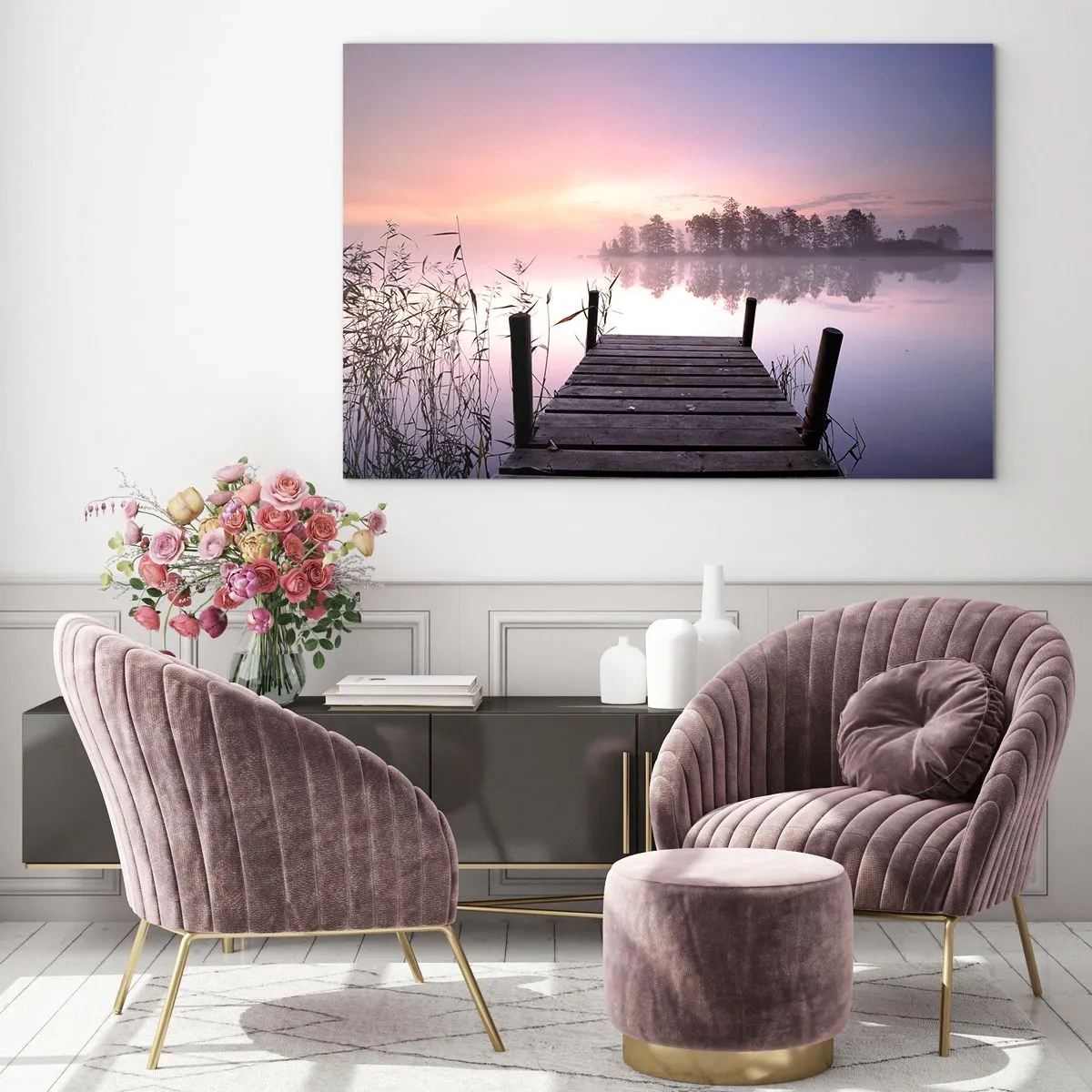 Glasbild - Bild auf glas - Ein Pier bei Sonnenaufgang über einem ruhigen See - 100x70cm - Aus dem lila Nebel ... - Moderne Wanddekoration für Wohnzimmer und Schlafzimmer ARTTOR