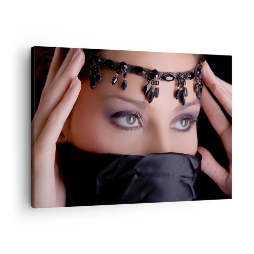 Bild auf Leinwand - Leinwandbild - Porträt einer Frau mit dekorativem Schmuck vor schwarzem Hintergrund - 70x50cm - Orientalisches verführerisches Geheimnis - Moderne Wanddekoration für Wohnzimmer und Schlafzimmer ARTTOR