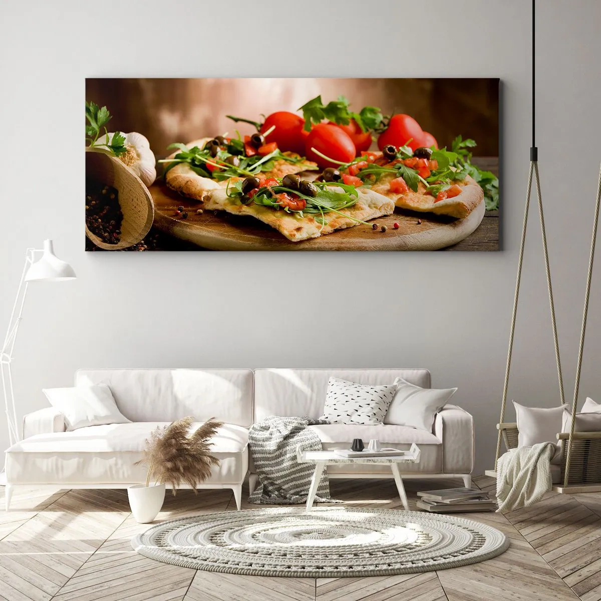 Bild auf Leinwand - Leinwandbild - Pizza mit Gemüse auf einem Holzbrett im rustikalen Stil - 140x50cm - Direkt vom Herd und aus dem Garten - Moderne Wanddekoration für Wohnzimmer und Schlafzimmer ARTTOR