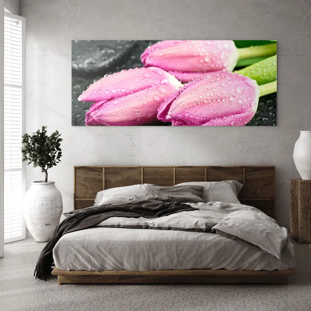Glasbild - Bild auf glas - Drei rosa Tulpen mit Wassertropfen auf schwarzem Hintergrund - 160x50cm - Liladrei auf schwarzem Stein - Moderne Wanddekoration für Wohnzimmer und Schlafzimmer ARTTOR