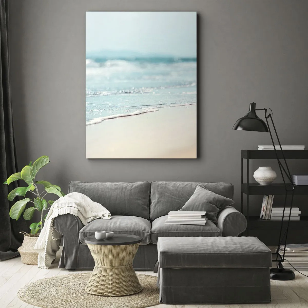 Bild auf Leinwand - Leinwandbild - Sanfte Meereswellen an einem Sandstrand - 80x120cm - Hitze und Lärm - Moderne Wanddekoration für Wohnzimmer und Schlafzimmer ARTTOR