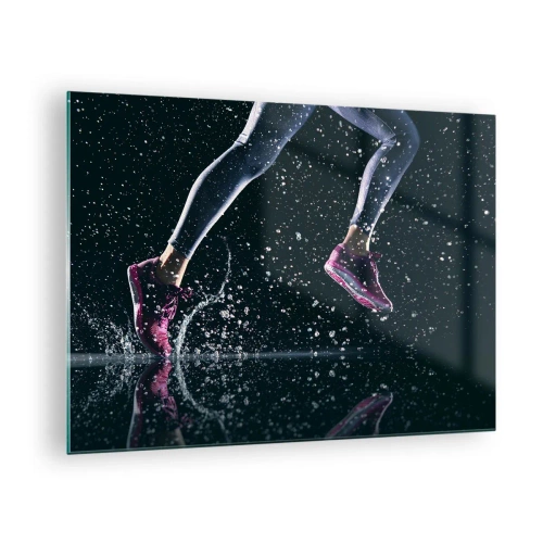 Glasbild - Bild auf glas - Laufen durchs Wasser in Sportschuhen vor dunklem Hintergrund - 70x50cm - Wie viel Kraft in den Beinen - Moderne Wanddekoration für Wohnzimmer und Schlafzimmer ARTTOR