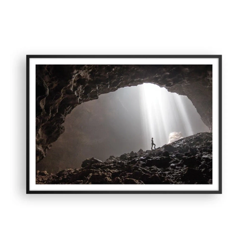 Poster in einem schwarzem Rahmen - Eine Figur in einer Höhle, beleuchtet von Lichtstrahlen - 100x70cm - Die leuchtende Grotte - Moderne Wanddekoration für Wohnzimmer und Schlafzimmer ARTTOR