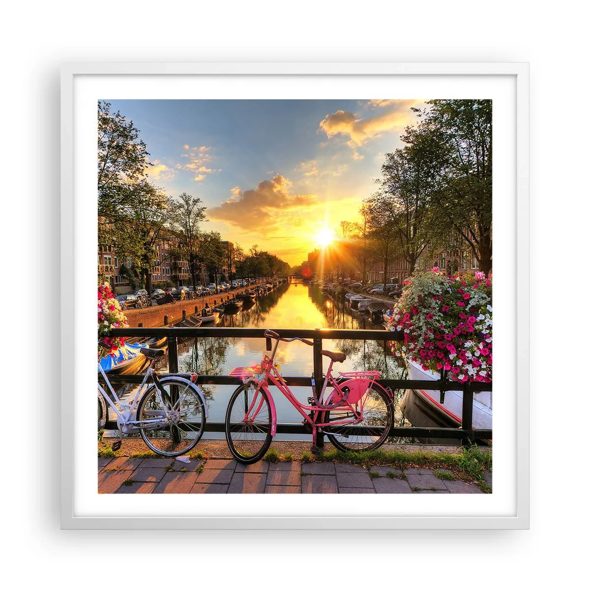 Poster in einem weißen Rahmen - Frühlingsmorgen in Amsterdam - 60x60 cm