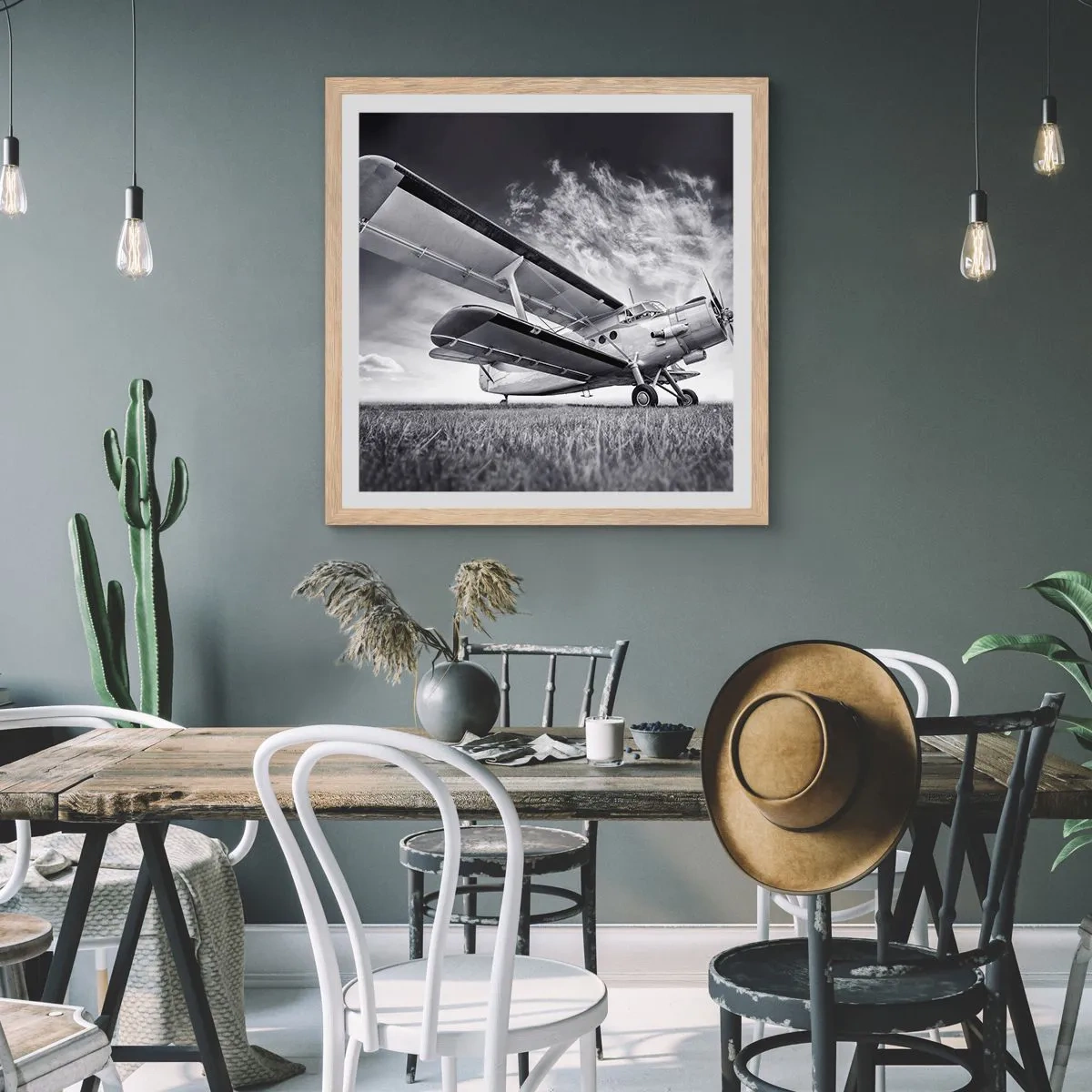 Poster in einem Rahmen aus heller Eiche - Der geflügelte Wanderer - 50x50 cm