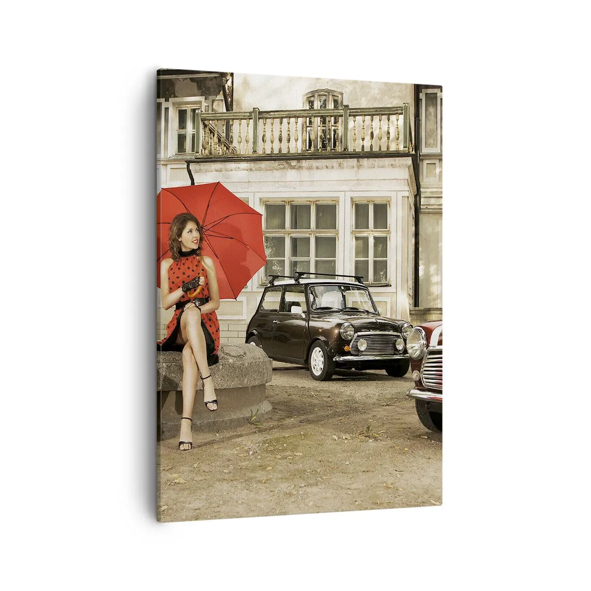 Bild auf Leinwand - Leinwandbild - Frau mit rotem Regenschirm bei Oldtimern - 50x70cm - Eine sentimentale Minireise - Moderne Wanddekoration für Wohnzimmer und Schlafzimmer ARTTOR