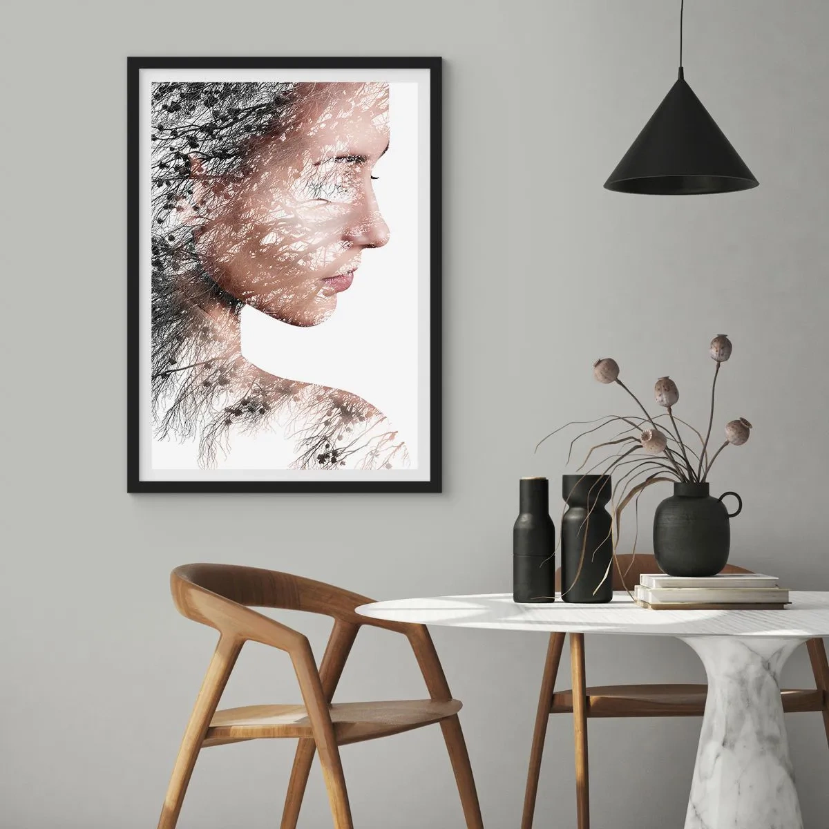 Poster in einem schwarzem Rahmen - Doppelbelichtetes Frauenportrait mit Naturmotiv - 50x70cm - Der Geist des Waldes - Moderne Wanddekoration für Wohnzimmer und Schlafzimmer ARTTOR