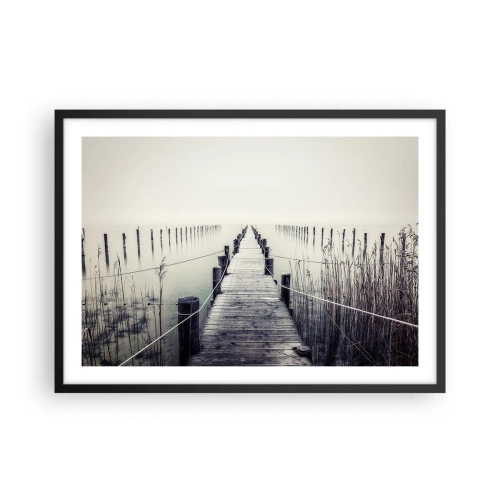 Poster in einem schwarzem Rahmen - Eine Holzbrücke, die in einen nebligen Raum führt - 70x50cm - Tauchen Sie in Ruhe ein - Moderne Wanddekoration für Wohnzimmer und Schlafzimmer ARTTOR