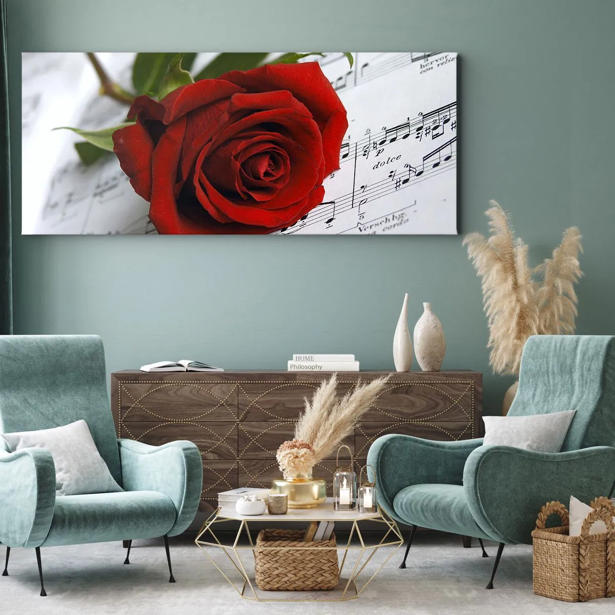 Bild auf Leinwand - Leinwandbild - Eine rote Rose vor einem Hintergrund aus Musiknoten auf weißem Papier. - 160x50cm - Musik der Gefühle in Scharlach - Moderne Wanddekoration für Wohnzimmer und Schlafzimmer ARTTOR