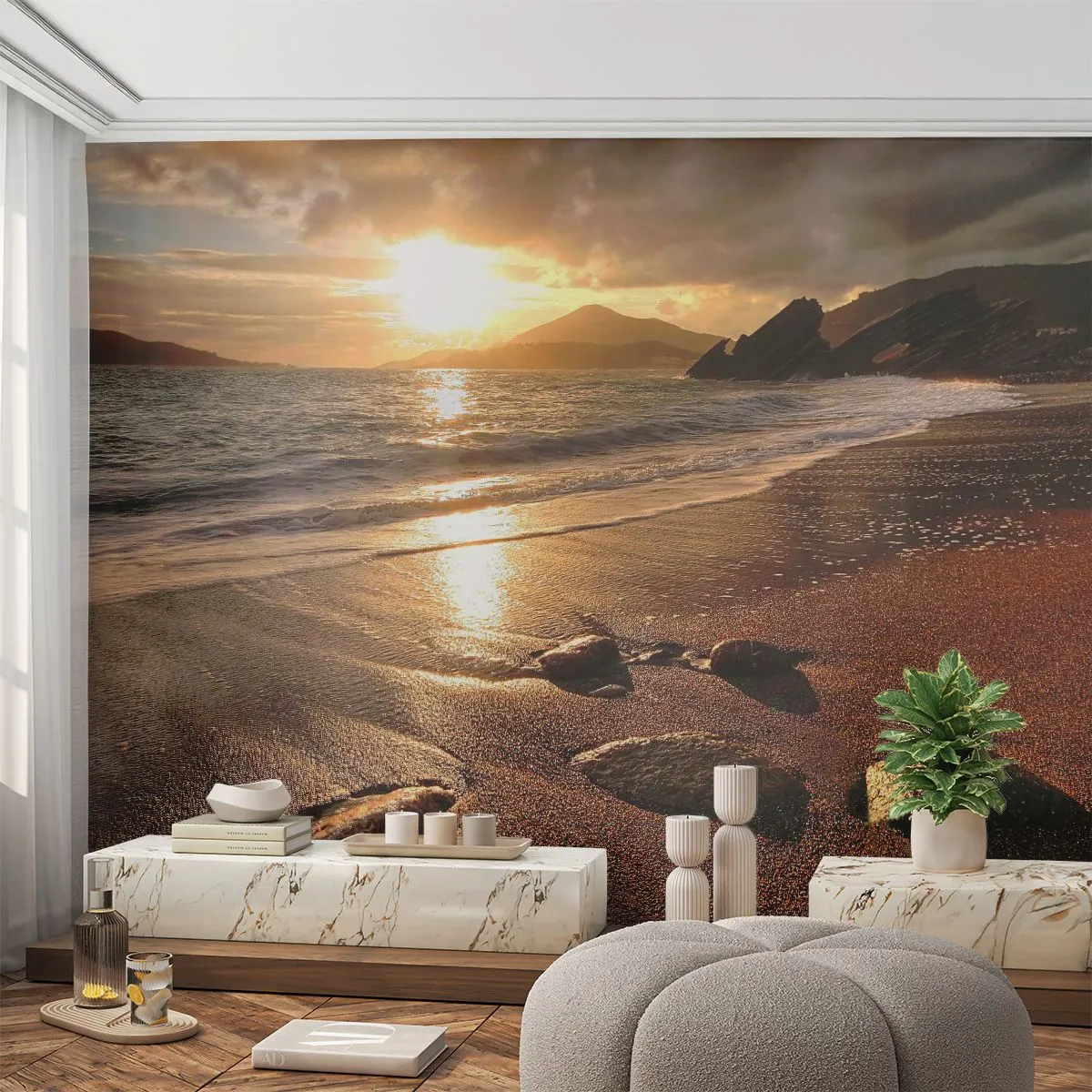 Fototapete Premium Sand - Sonnenuntergang über einem Sandstrand und Felsen - 100x70cm - Folge der Sonne zu den Hügeln - Moderne Wanddekoration für Wohnzimmer und Schlafzimmer ARTTOR