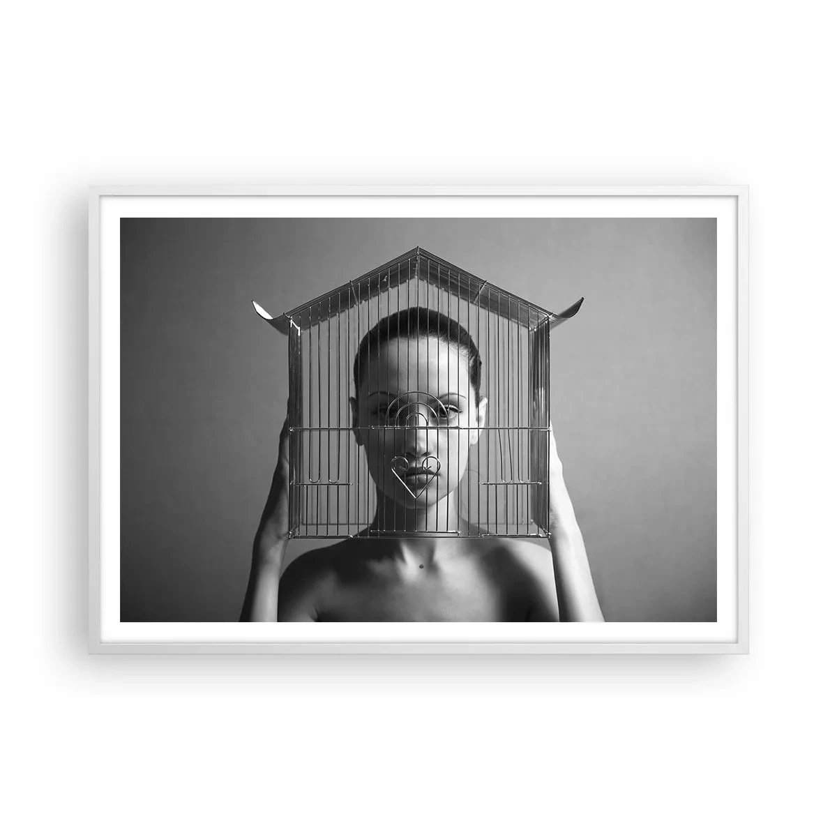 Poster in einem weißen Rahmen - Ein leicht surreales Portrait - 100x70 cm