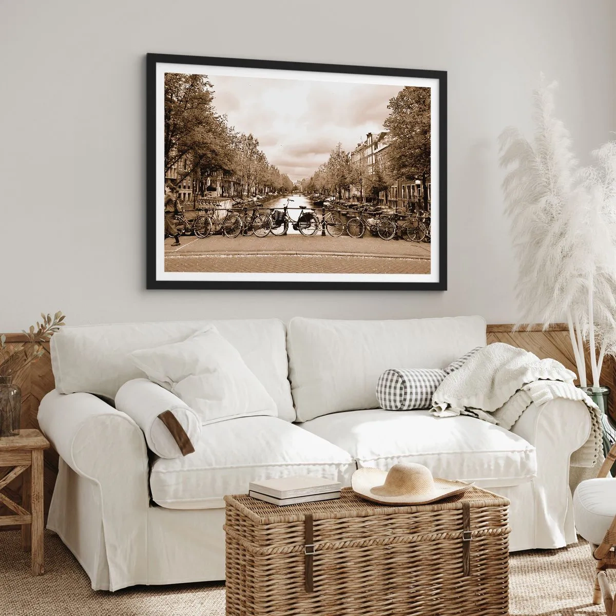 Poster in einem schwarzem Rahmen - Fahrradbrücke über den Kanal in Sepia - 100x70cm - Niederländische Atmosphäre - Moderne Wanddekoration für Wohnzimmer und Schlafzimmer ARTTOR