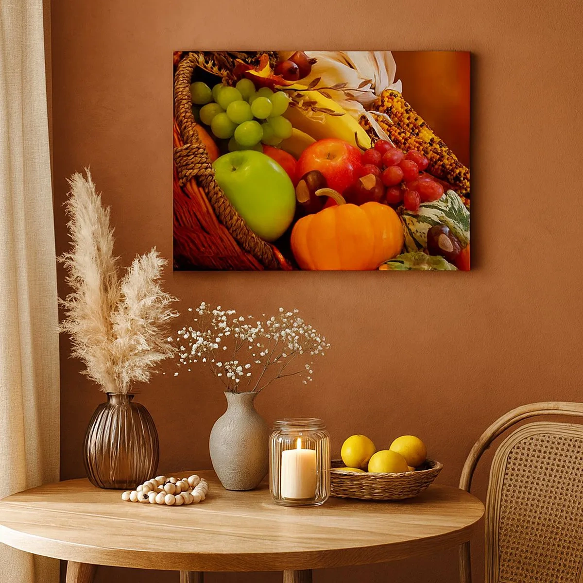 Bild auf Leinwand - Leinwandbild - Ein Korb mit Obst, Kürbissen und Mais vor einem Hintergrund aus Herbstfarben. - 70x50cm - Ein Korb voller Ernte - Moderne Wanddekoration für Wohnzimmer und Schlafzimmer ARTTOR