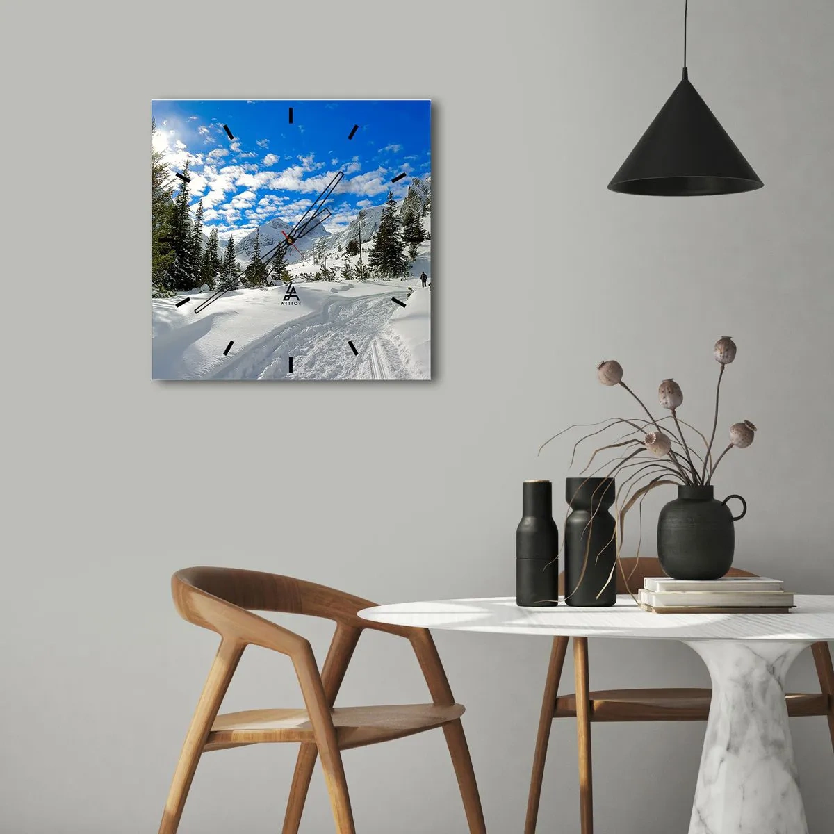 Wanduhr - Glasuhr - Im Schnee und in der Sonne - 30x30 cm