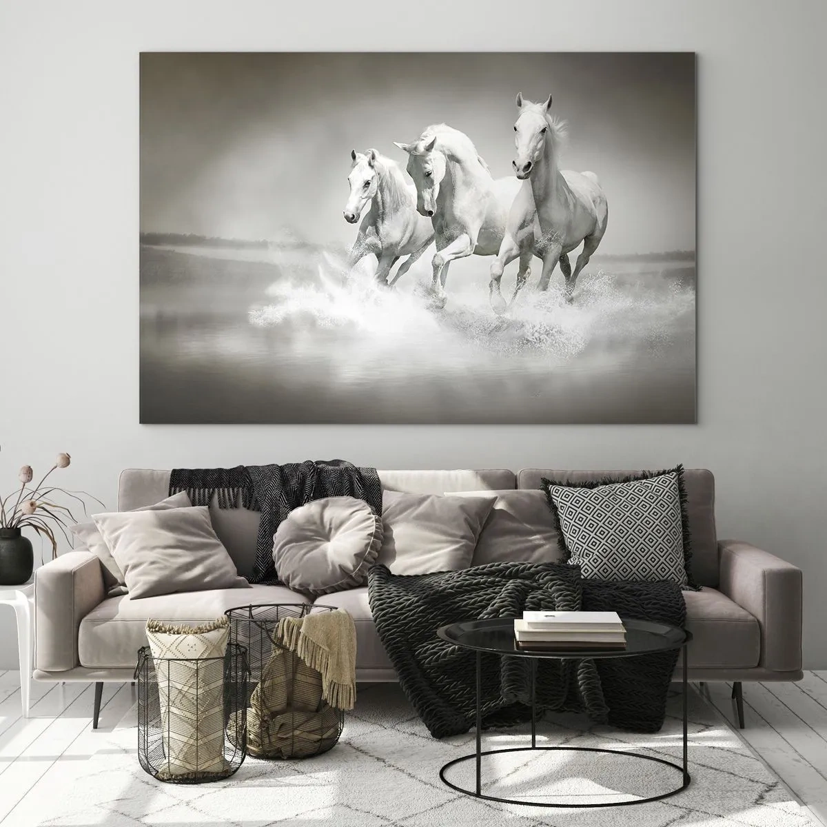 Glasbild - Bild auf glas - Drei weiße Pferde galoppieren durch das Wasser - 120x80cm - Weißer Wahnsinn - Moderne Wanddekoration für Wohnzimmer und Schlafzimmer ARTTOR