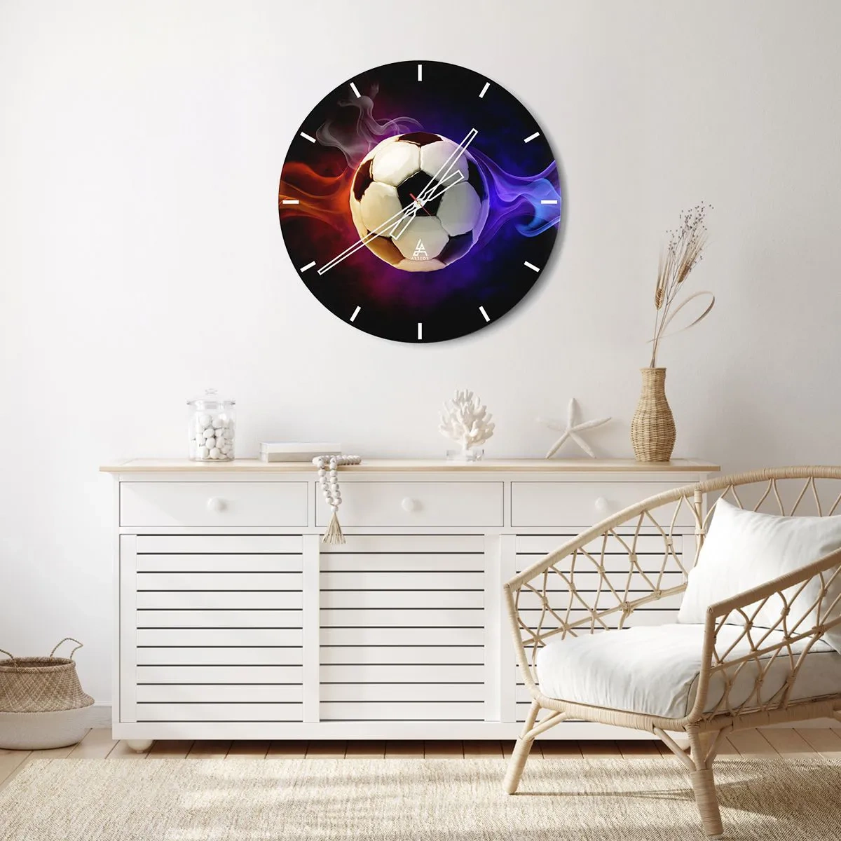 Wanduhr - Glasuhr - Ein Fußball, umgeben von bunten Flammen - 30x30cm - Die magische Kraft des Spiels - Moderne Wanddekoration für Wohnzimmer, Küche und Schlafzimmer ARTTOR