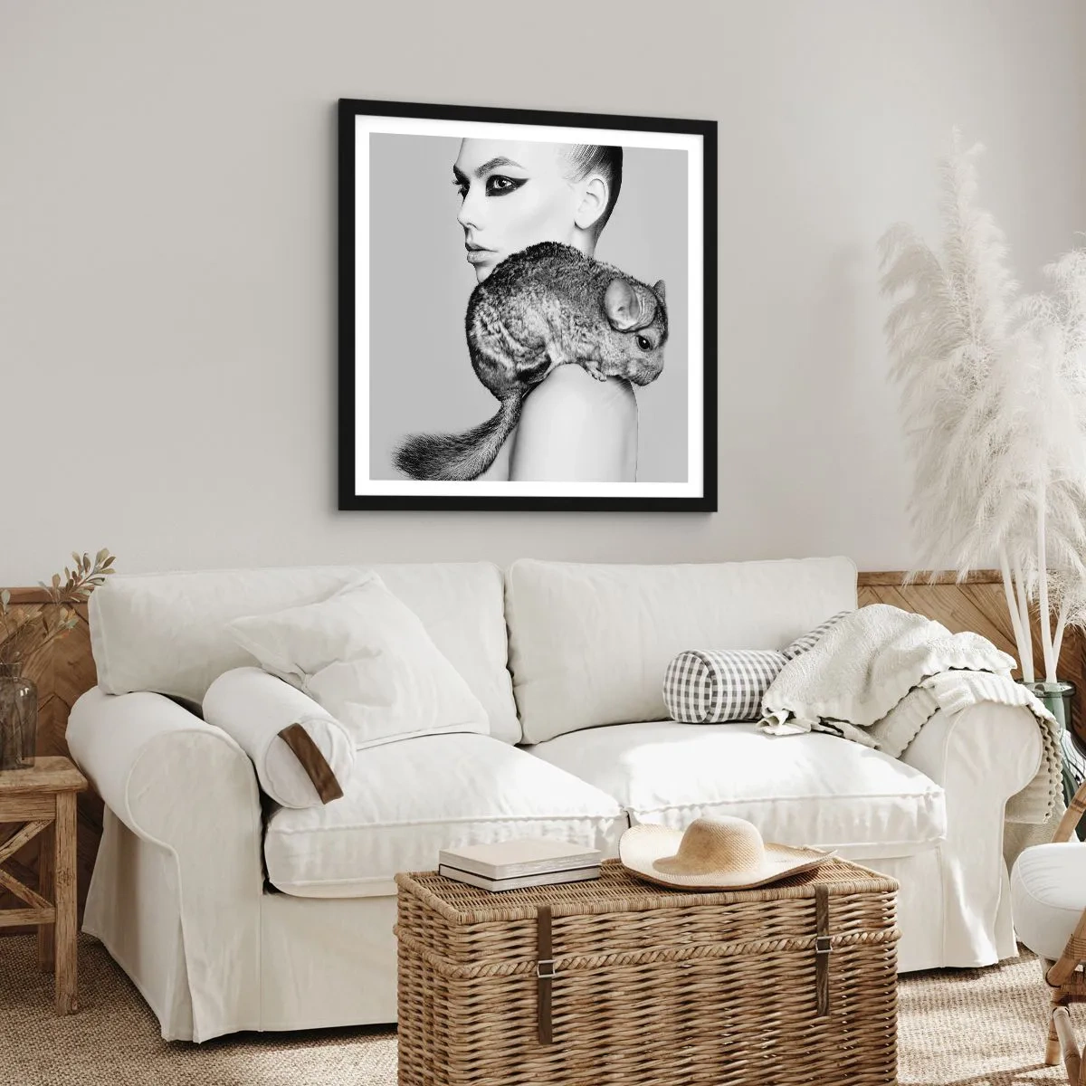 Poster in einem schwarzem Rahmen - Dame mit einem Chinchilla - 40x40 cm