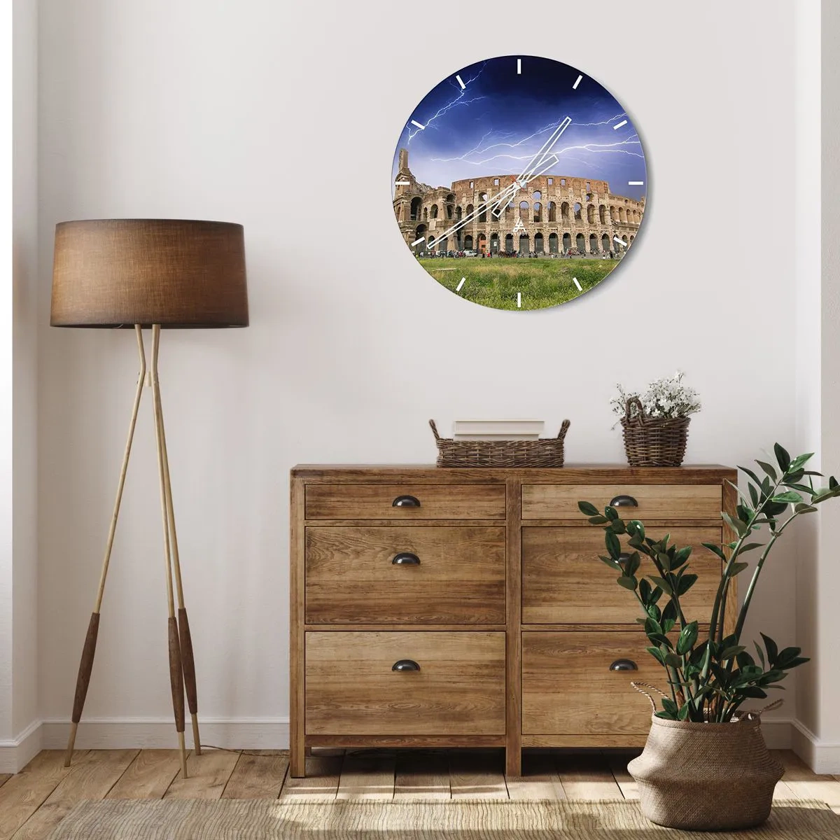 Wanduhr - Glasuhr - Das Kolosseum wird vom Blitz vor einem dunklen Himmel beleuchtet - 30x30cm - Kampfarena - Moderne Wanddekoration für Wohnzimmer, Küche und Schlafzimmer ARTTOR
