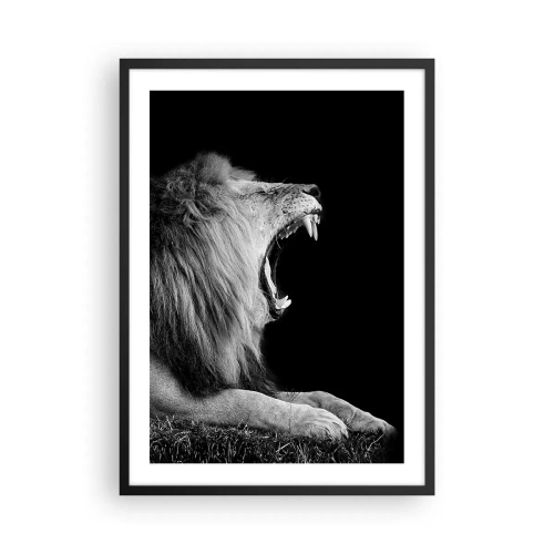 Poster in einem schwarzem Rahmen - Ein brüllender Löwe in Monochrom - 50x70cm - Ohne Zweifel - Moderne Wanddekoration für Wohnzimmer und Schlafzimmer ARTTOR