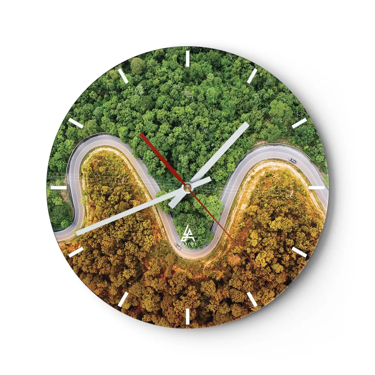 Wanduhr - Glasuhr - Eine kurvenreiche Asphaltstraße, die durch den Wald führt, von oben gesehen - 30x30cm - Grenzen und Durchbrüche - Moderne Wanddekoration für Wohnzimmer, Küche und Schlafzimmer ARTTOR