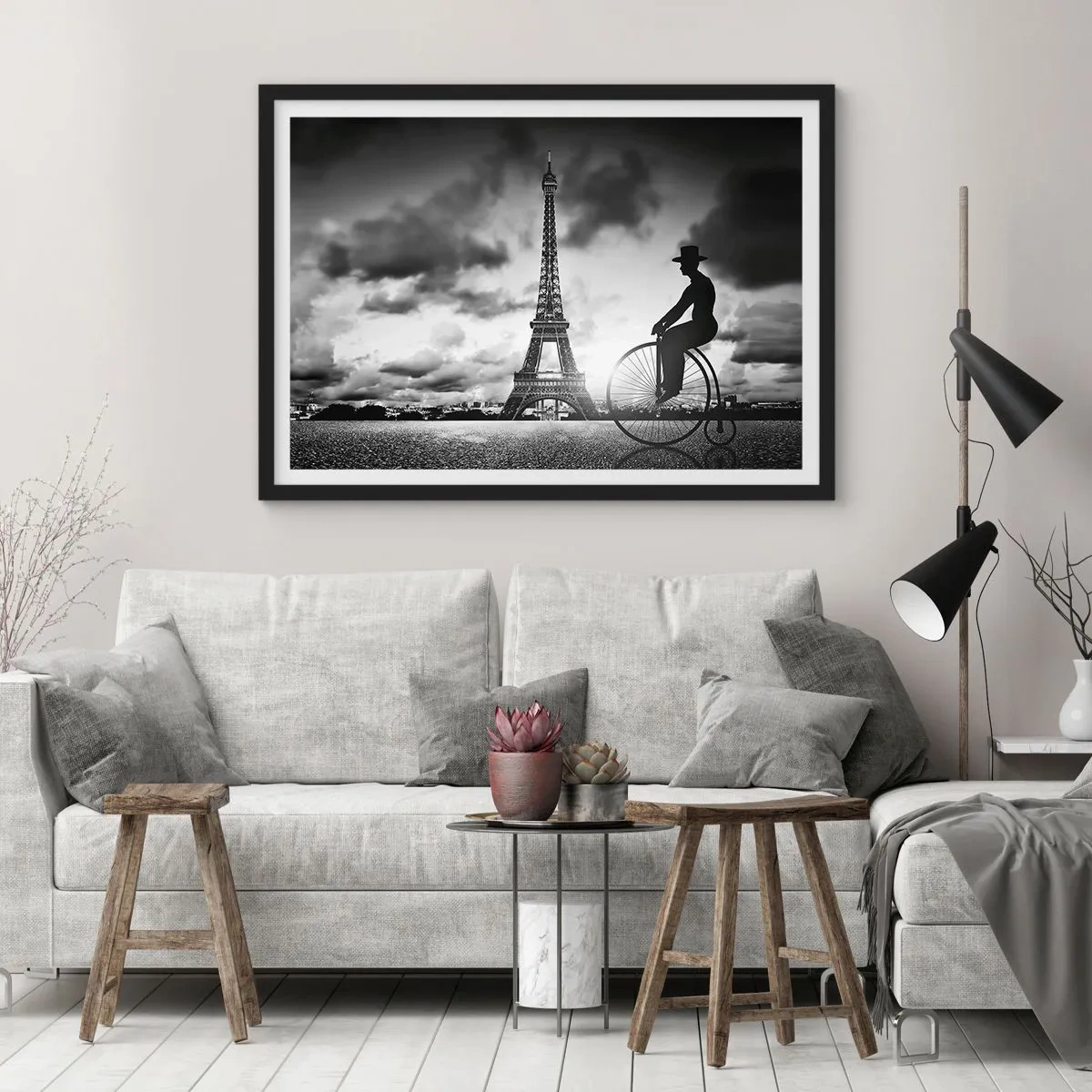 Poster in einem schwarzem Rahmen - Schwarz-Weiß-Bild eines Retro-Fahrrads mit dem Eiffelturm im Hintergrund - 70x50cm - Sehnsucht nach Belle Epoque - Moderne Wanddekoration für Wohnzimmer und Schlafzimmer ARTTOR