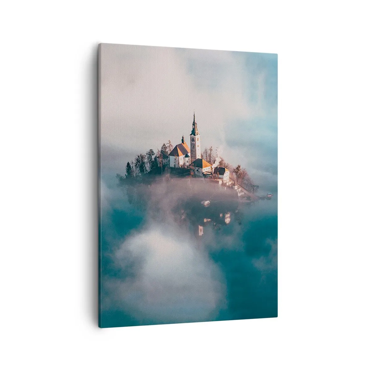 Bild auf Leinwand - Leinwandbild - Eine malerische Insel mit einer im Nebel verborgenen Kirche - 50x70cm - Trauminsel - Moderne Wanddekoration für Wohnzimmer und Schlafzimmer ARTTOR