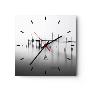 Wanduhr - Glasuhr - Ein schwarz-weißer Steg inmitten einer nebligen Landschaft - 30x30cm - Was ist, wenn es keine Welt gibt? - Moderne Wanddekoration für Wohnzimmer und Schlafzimmer ARTTOR