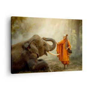 Bild auf Leinwand - Leinwandbild - Ein Mönch und ein Elefant in Harmonie vor der Kulisse der Natur - 70x50cm - Treffen unterwegs - Moderne Wanddekoration für Wohnzimmer und Schlafzimmer ARTTOR