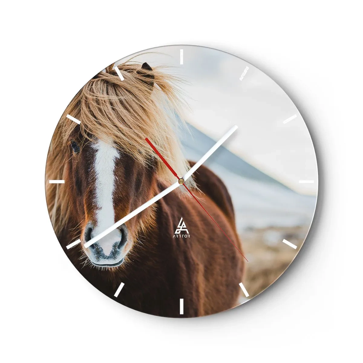 Wanduhr - Glasuhr - Ein braunes Pferd mit heller Mähne vor einer Berglandschaft - 30x30cm - Spürst du die Freiheit? - Moderne Wanddekoration für Wohnzimmer, Küche und Schlafzimmer ARTTOR