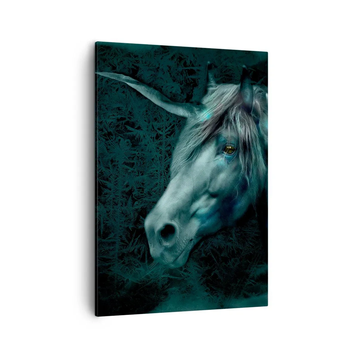 Bild auf Leinwand - Leinwandbild - Ein magisches Einhorn in einem geheimnisvollen, dunklen Wald mit Fantasiefarben. - 50x70cm - In einem Märchenwald - Moderne Wanddekoration für Wohnzimmer und Schlafzimmer ARTTOR