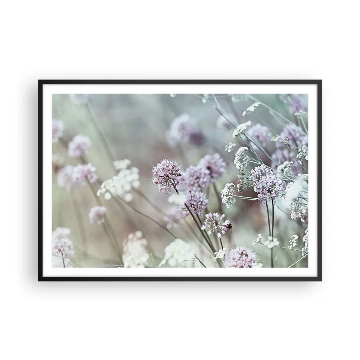 Poster in einem schwarzem Rahmen - Zarte Blüten in Pastelltönen - 100x70cm - Süße filigrane Kräuter - Moderne Wanddekoration für Wohnzimmer und Schlafzimmer ARTTOR
