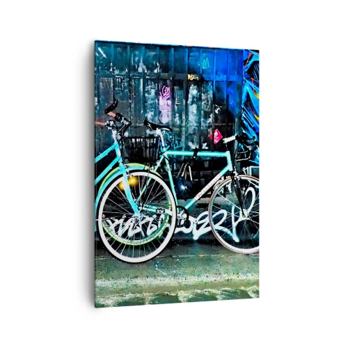 Bild auf Leinwand - Leinwandbild - Zwei türkisfarbene Fahrräder vor einer urbanen Graffiti-Kulisse. - 70x100cm - Die Stadt ruft - Moderne Wanddekoration für Wohnzimmer und Schlafzimmer ARTTOR