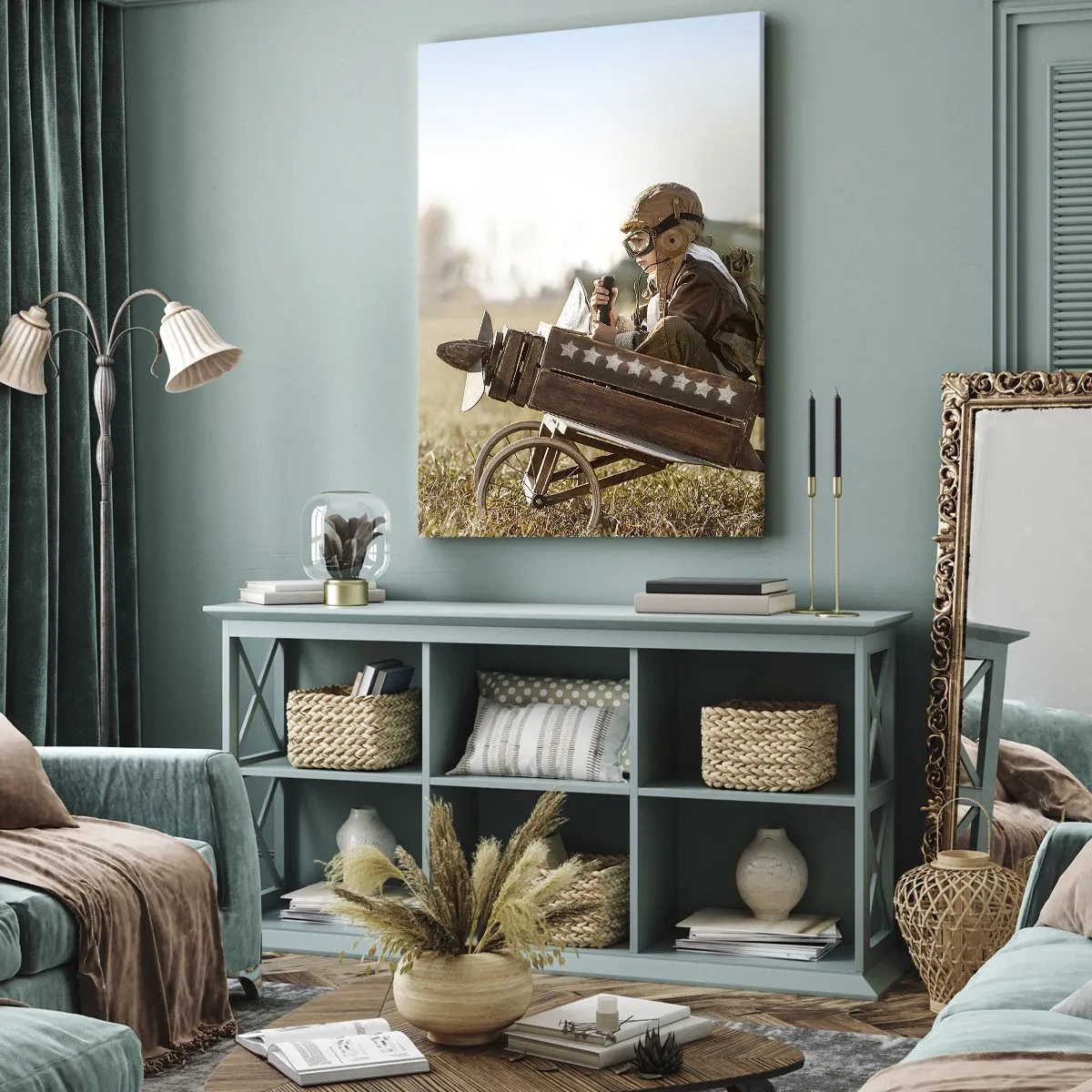 Bild auf Leinwand - Leinwandbild - Ein Kind in einem Spielzeugflugzeug mit einem Feld im Hintergrund - 50x70cm - Start in Richtung eines Traums - Moderne Wanddekoration für Wohnzimmer und Schlafzimmer ARTTOR