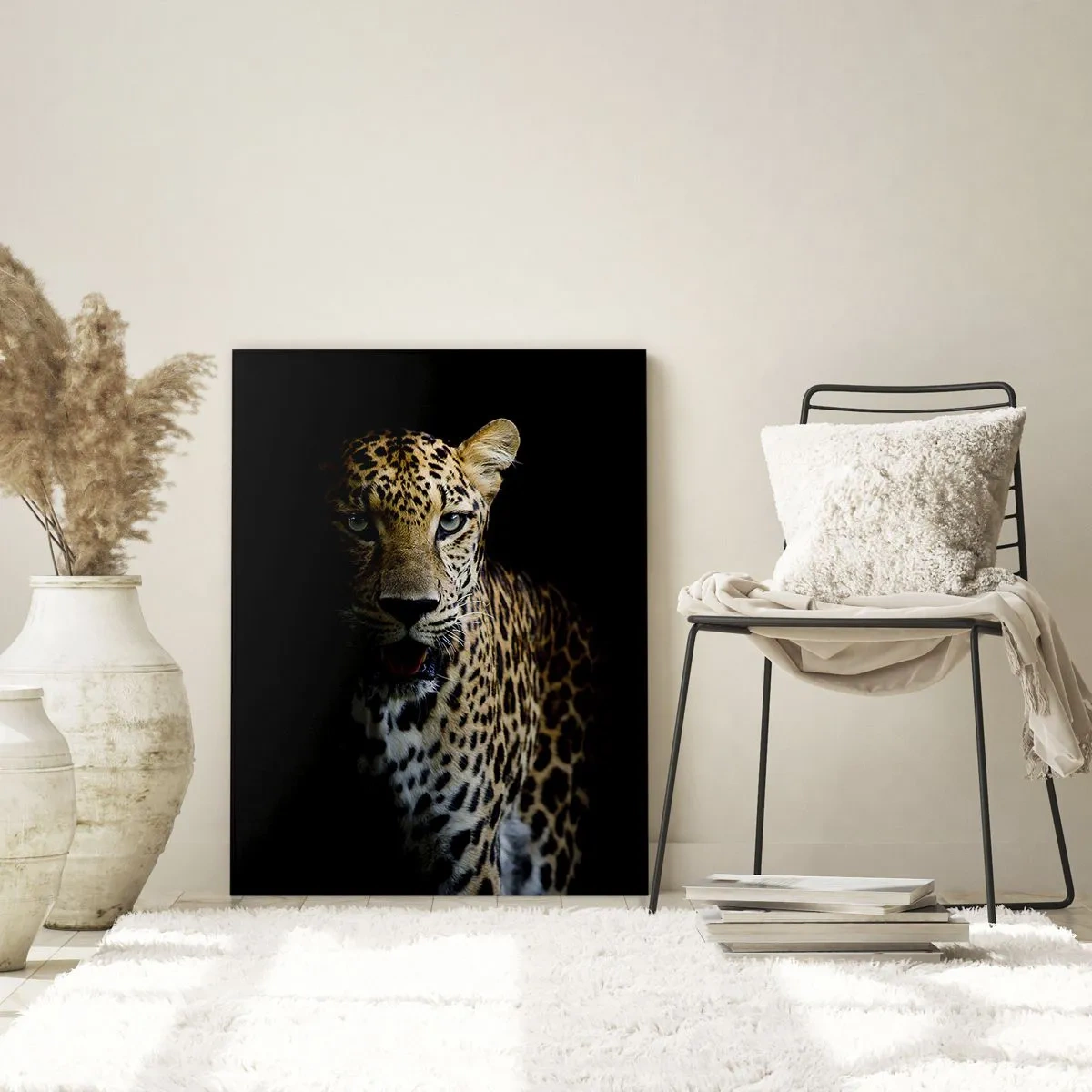 Glasbild - Bild auf glas - Löwe im Schatten - 50x70cm - Dunkle Schönheit - Moderne Wanddekoration für Wohnzimmer und Schlafzimmer ARTTOR