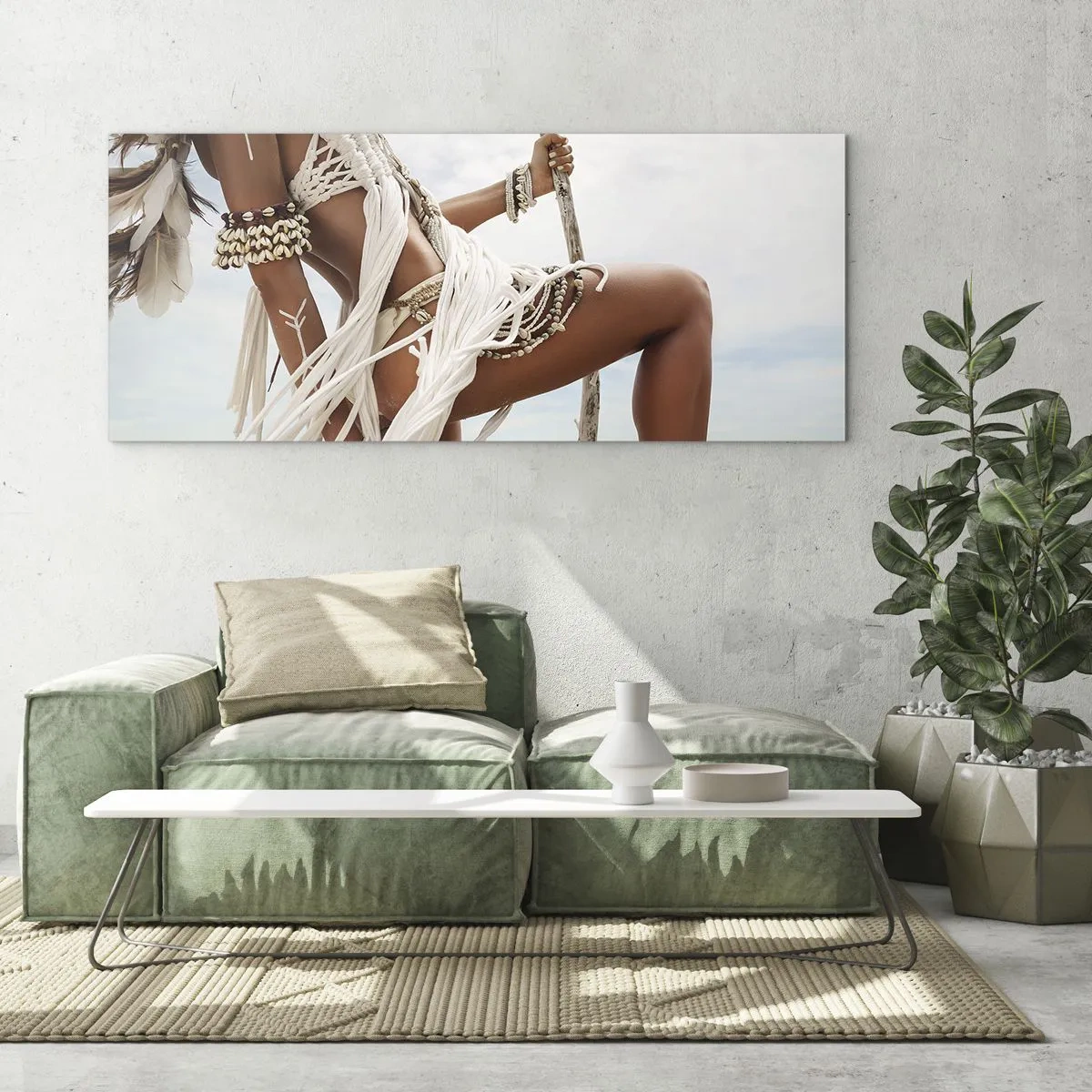 Glasbild - Bild auf glas - Eine Frauenfigur mit ethnischen Ornamenten und Kleidung vor dem Hintergrund einer tropischen Landschaft. - 160x50cm - Eine Priesterin der Sonne - Moderne Wanddekoration für Wohnzimmer und Schlafzimmer ARTTOR