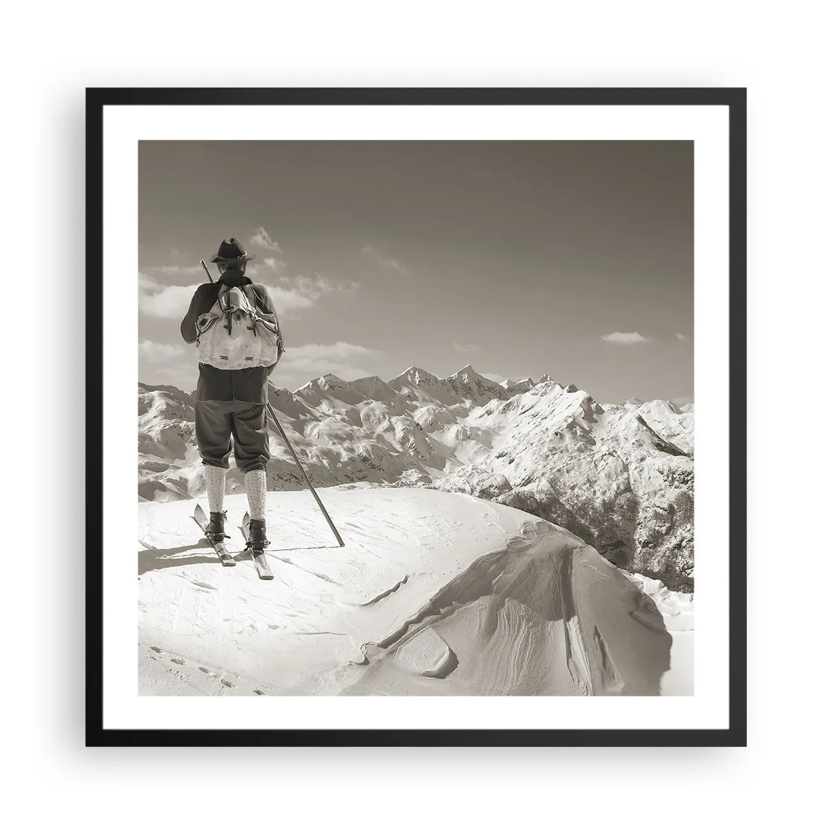 Poster in einem schwarzem Rahmen - Und die Berge bleiben unverändert - 60x60 cm