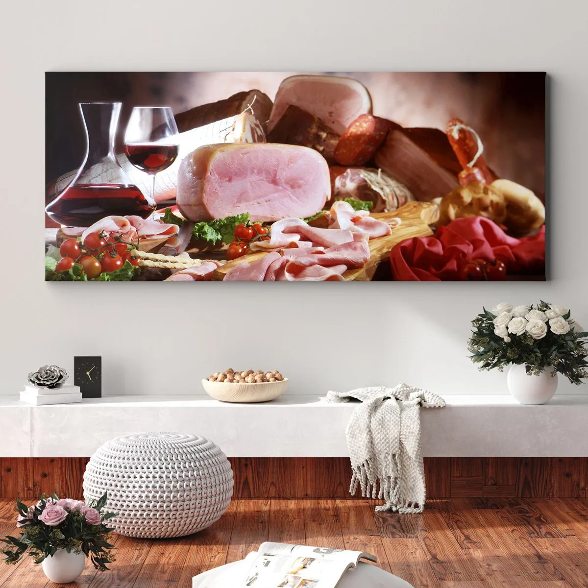 Bild auf Leinwand - Leinwandbild - Aufschnitt mit Wein auf rustikalem Hintergrund - 140x50cm - Ein kulinarischer Traum mit einer Karaffe - Moderne Wanddekoration für Wohnzimmer und Schlafzimmer ARTTOR