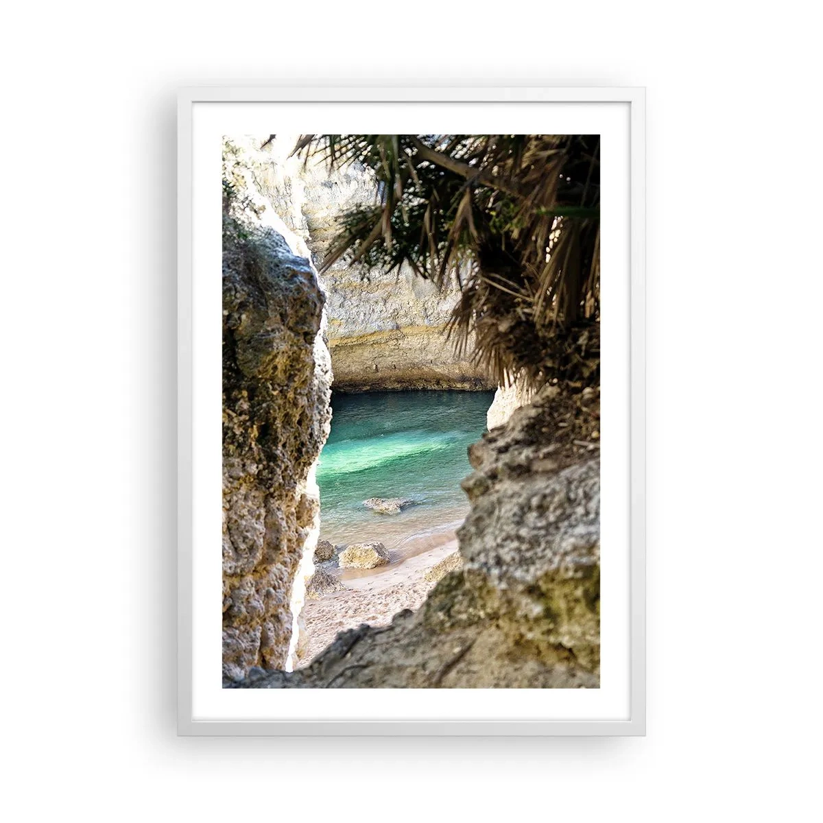 Poster in einem weißen Rahmen - Türkisfarbene Bucht - 50x70 cm