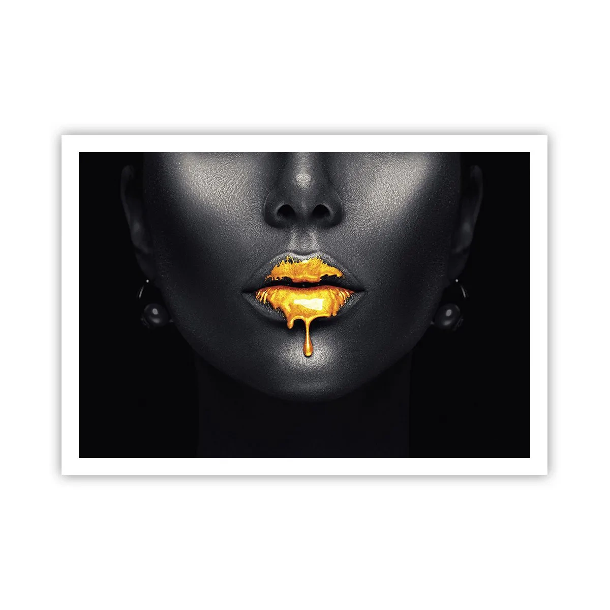 Poster - Schwarz-goldenes Porträt einer Frau mit einem Tropfen Gold auf den Lippen - 100x70cm - Goldmaul - Moderne Wanddekoration für Wohnzimmer und Schlafzimmer ARTTOR
