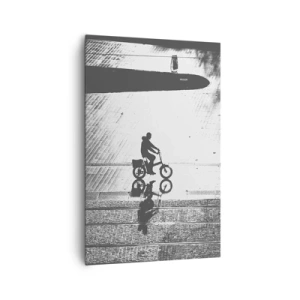 Bild auf Leinwand - Leinwandbild - Schwarz-weiße Silhouette eines Radfahrers auf einer nassen Straße - 80x120cm - Vor sich hin durch die Stadt - Moderne Wanddekoration für Wohnzimmer und Schlafzimmer ARTTOR
