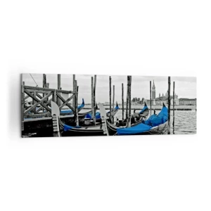 Bild auf Leinwand - Leinwandbild - Gondeln in Venedig mit blauen Abdeckungen - 160x50cm - Nachdenkliches Venedig - Moderne Wanddekoration für Wohnzimmer und Schlafzimmer ARTTOR