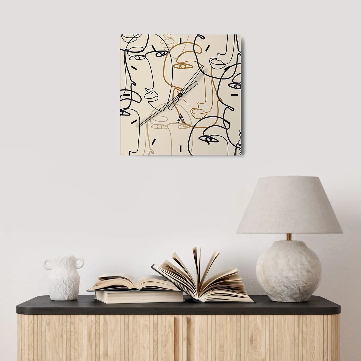 Wanduhr - Glasuhr - Minimalistische Strichzeichnungen von Gesichtern auf hellem Hintergrund - 30x30cm - Das Porträt wird multipliziert - Moderne Wanddekoration für Wohnzimmer und Schlafzimmer ARTTOR