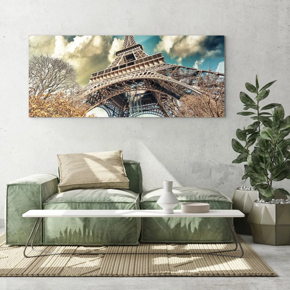 Glasbild - Bild auf glas - Der Eiffelturm von unten in herbstlicher Kulisse - 160x50cm - Und im Herbst in Paris ... - Moderne Wanddekoration für Wohnzimmer und Schlafzimmer ARTTOR